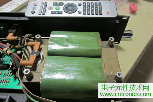 用料很給力！專業后級功放美國高峰FA1201拆解