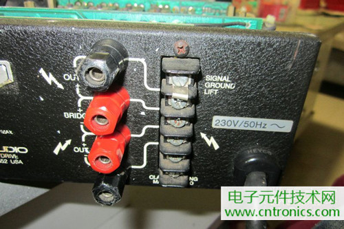 用料很給力！專業后級功放美國高峰FA1201拆解