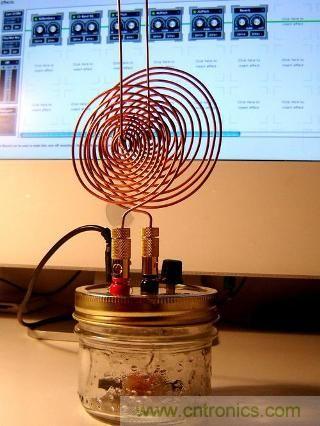 萬圣節搞怪DIY：看工程師如何玩轉萬圣節