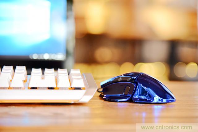 左手寫愛，右手寫他&mdash;&mdash;從此鍵盤鼠標不分家！