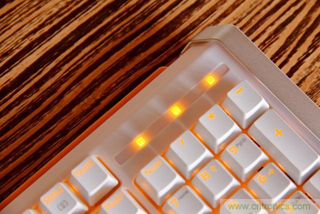 左手寫愛，右手寫他&mdash;&mdash;從此鍵盤鼠標不分家！