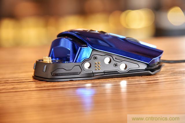 左手寫愛，右手寫他&mdash;&mdash;從此鍵盤鼠標不分家！