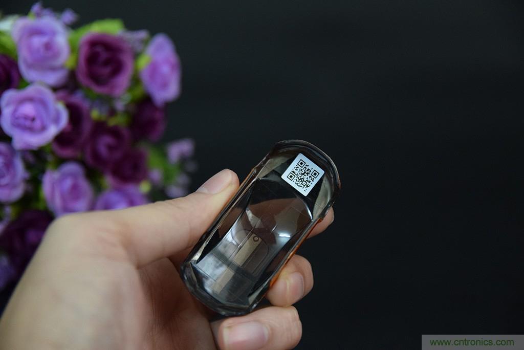 虛擬與現(xiàn)實(shí)相結(jié)合的飛車游戲，讓你體驗(yàn)速度與激情的碰撞！