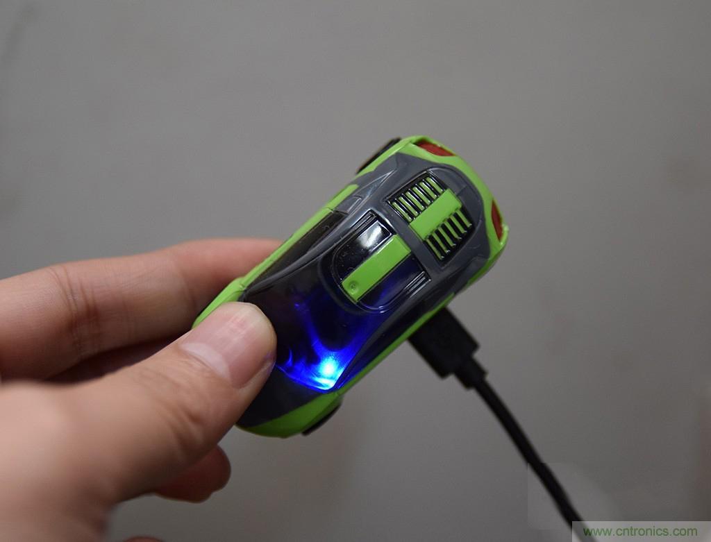 虛擬與現(xiàn)實(shí)相結(jié)合的飛車游戲，讓你體驗(yàn)速度與激情的碰撞！