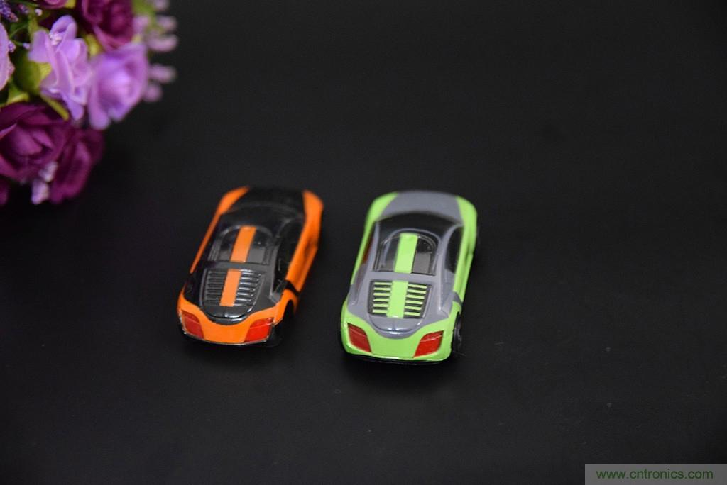 虛擬與現(xiàn)實(shí)相結(jié)合的飛車游戲，讓你體驗(yàn)速度與激情的碰撞！