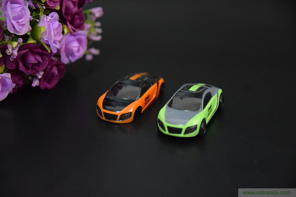 虛擬與現(xiàn)實(shí)相結(jié)合的飛車游戲，讓你體驗(yàn)速度與激情的碰撞！