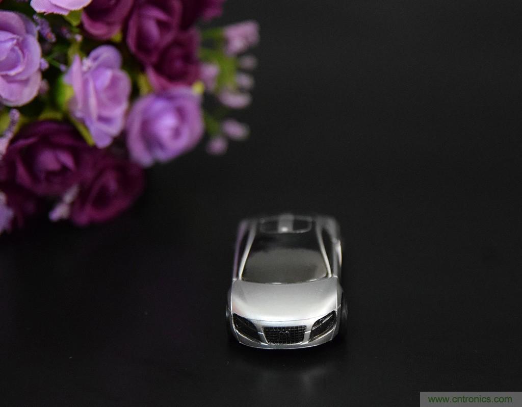 虛擬與現(xiàn)實(shí)相結(jié)合的飛車游戲，讓你體驗(yàn)速度與激情的碰撞！