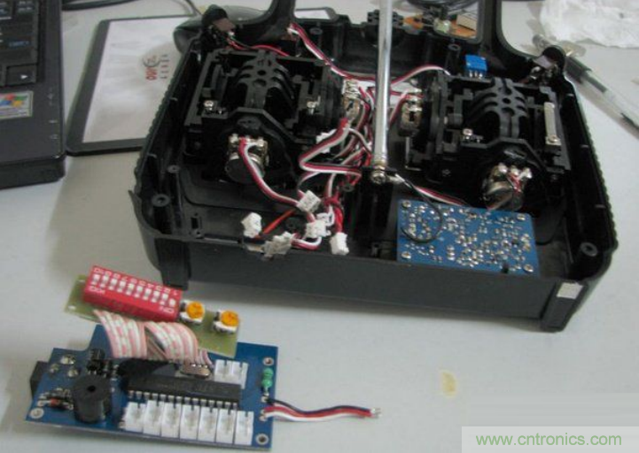 無(wú)人機(jī) DIY 制作全過(guò)程，酷得不要不要的！