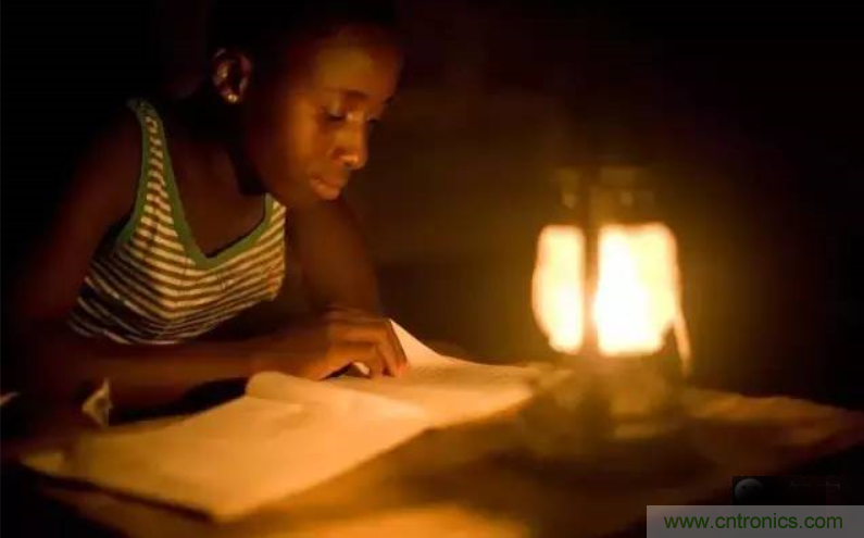 單靠重力就能工作的燈，將為15億人帶來光明