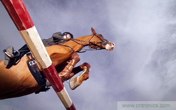 當(dāng)我們?cè)谡務(wù)撟詣?dòng)駕駛時(shí)，我們到底在談?wù)撌裁矗? width=