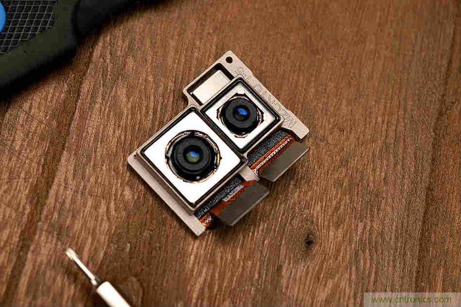 拆解魅族15 Plus：玩轉了新概念，但其工藝究竟如何？