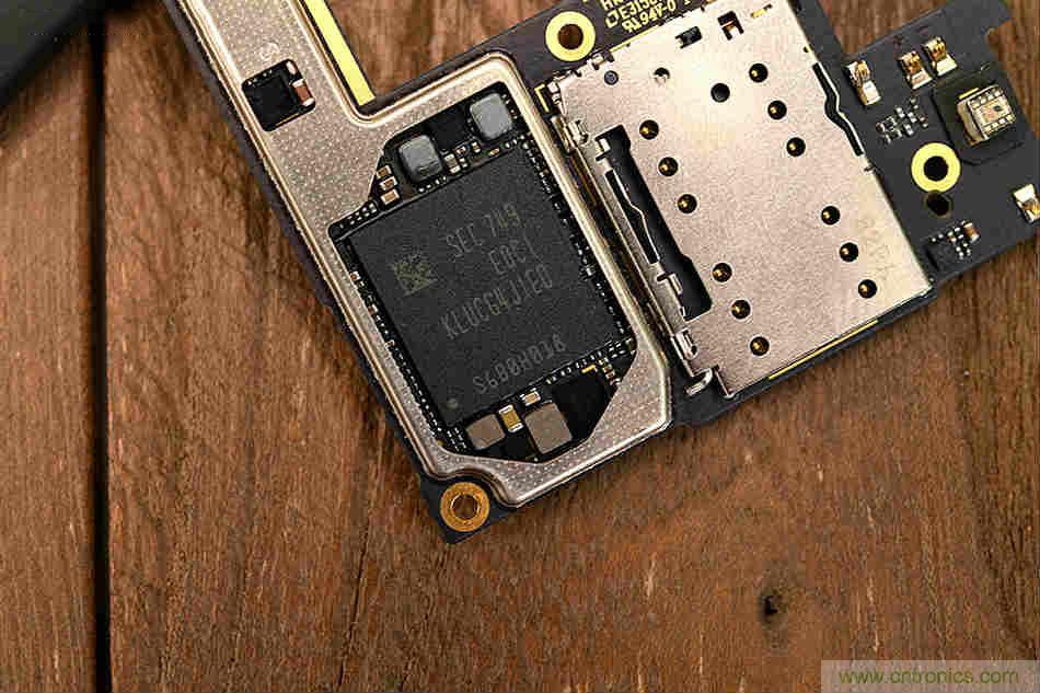 拆解魅族15 Plus：玩轉了新概念，但其工藝究竟如何？