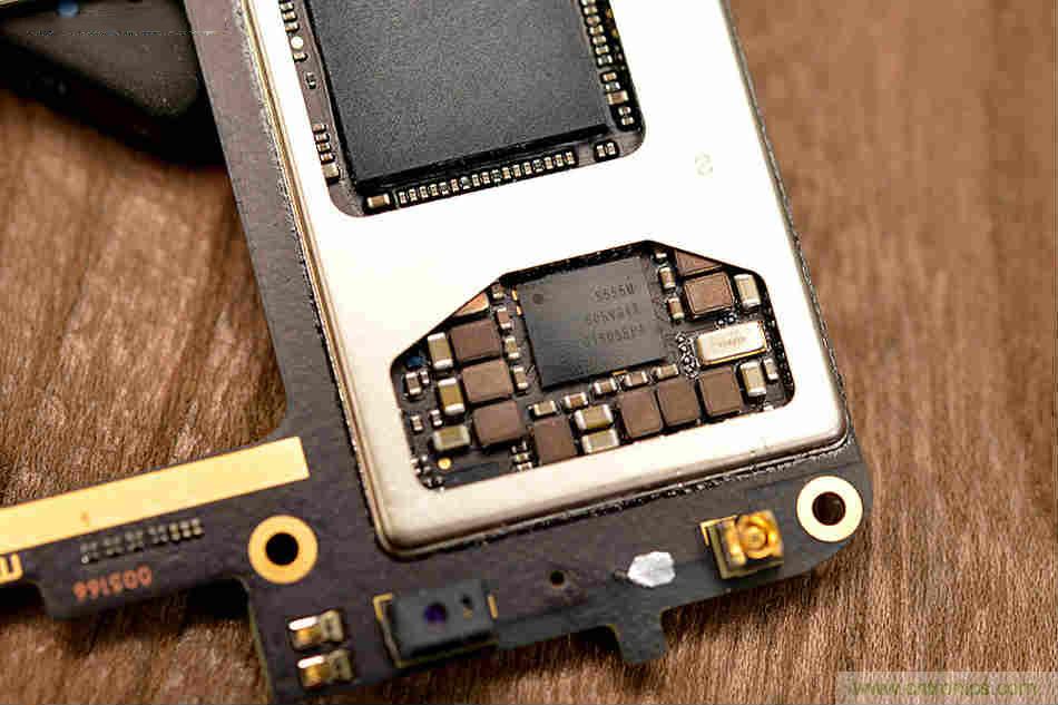 拆解魅族15 Plus：玩轉了新概念，但其工藝究竟如何？