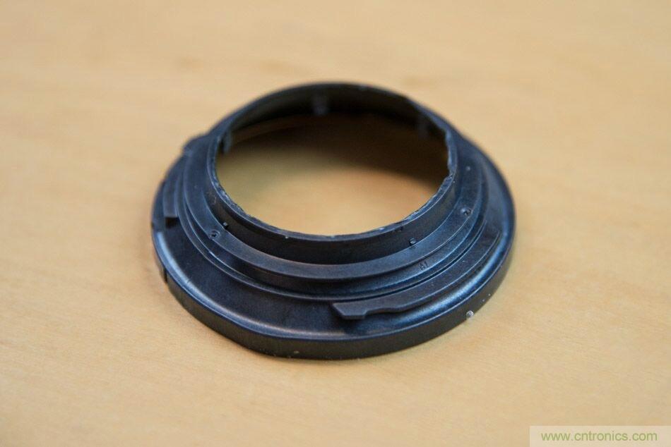 拆解戴森吹風(fēng)機(jī)：近三千元的價格貴在哪？