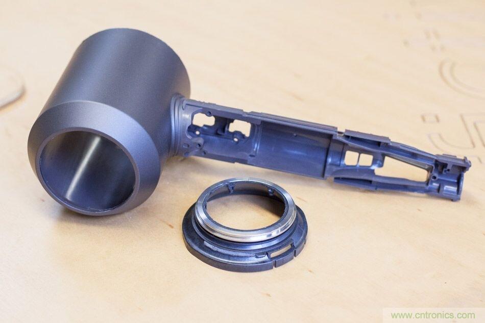 拆解戴森吹風(fēng)機(jī)：近三千元的價格貴在哪？