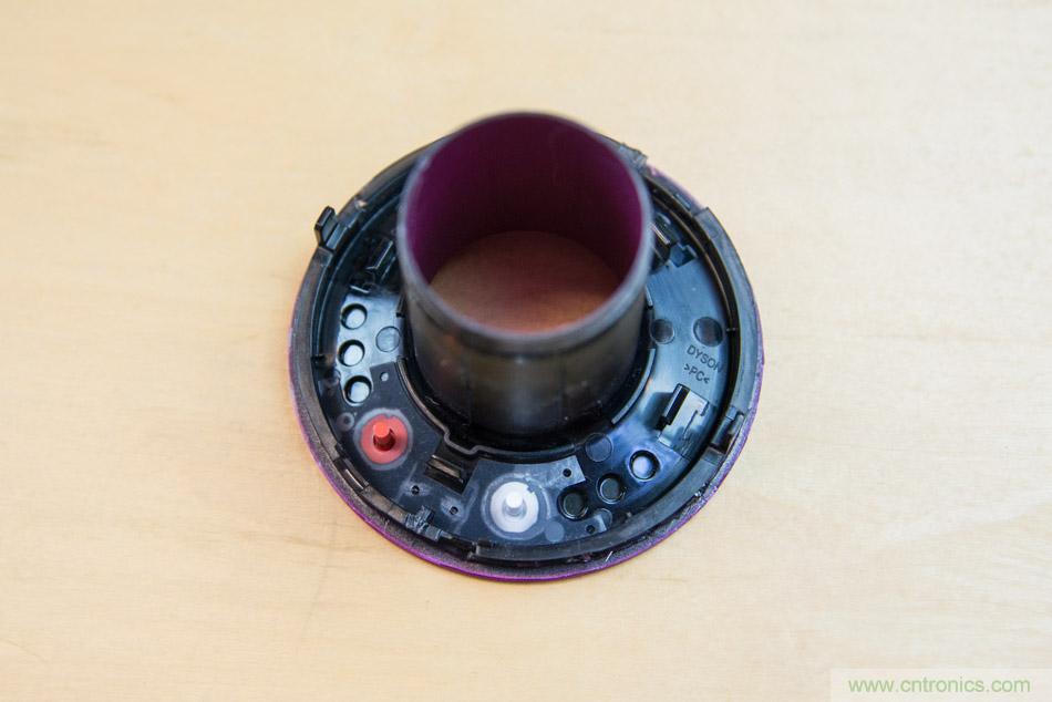 拆解戴森吹風(fēng)機(jī)：近三千元的價格貴在哪？