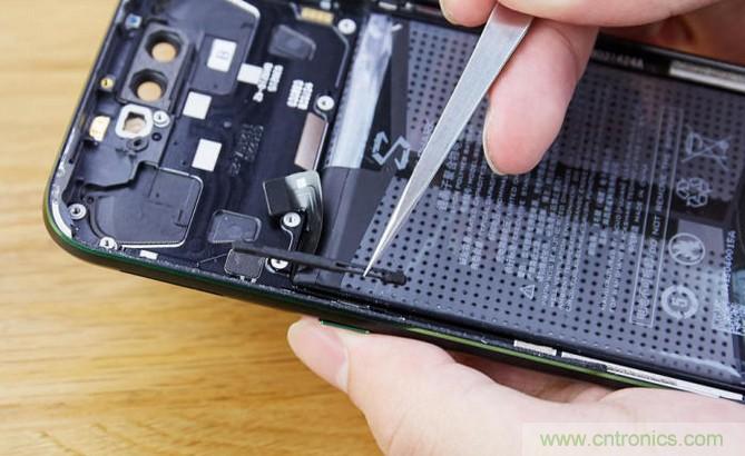 拆解黑鯊手機：多級直觸一體式液冷系統有什么門道？