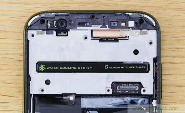 拆解黑鯊手機：多級直觸一體式液冷系統有什么門道？