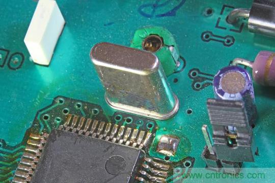 淺談晶體晶振區(qū)別、應(yīng)用范圍及用法