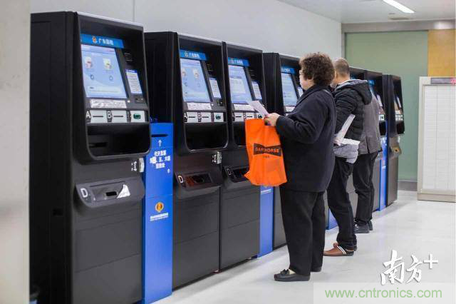 探路政務辦事柜臺&ldquo;無人化&rdquo;，引領&ldquo;互聯網+政務&rdquo;革新